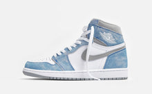 Load image into Gallery viewer, Nike Air Jordan 1 "Hyper Royal"